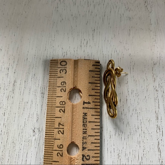 Earrings - gold-tone forever knots - Picture 3 of 3